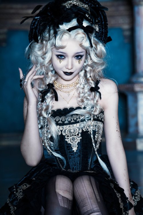 anna lee b